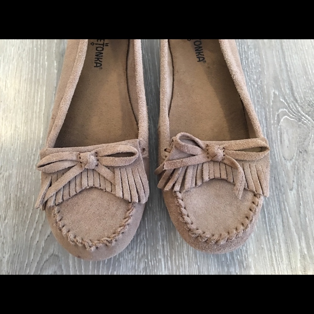 Minnetonka Flats size 6.5